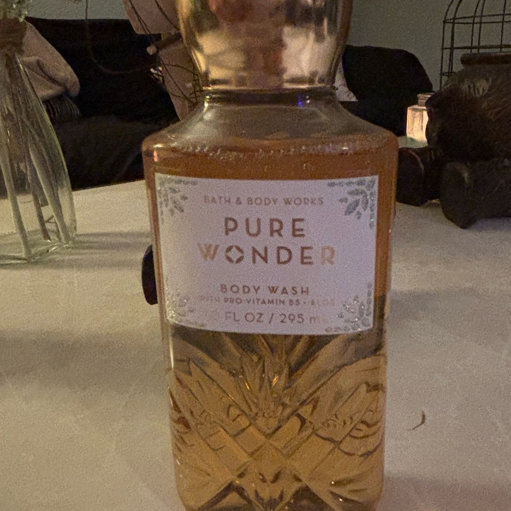 Bath & Body Works Pure Wonder Body Wash - Gold
